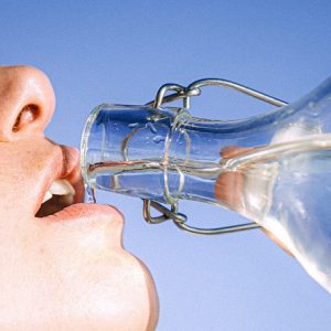 10 health benefits of drinking water in the morning